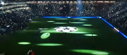 Stadio Juventus prima di una gara di Champions League - Screenshot © YouTube.