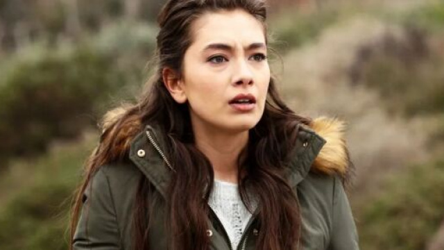 Neslihan Atag&uuml;l (Nihan) in una scena. Screenshot &copy; Endless Love.