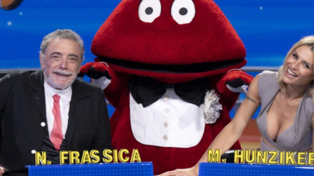 In foto Michelle Hunziker e Nino Frassica, © Mediaset