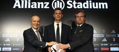 Maurizio Scanavino, Thiago Motta e Cristiano Giuntoli. Foto © Juventus