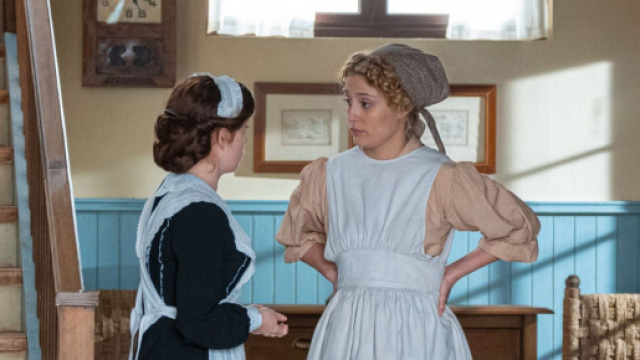 Jana e la sua fidata amica Maria &copy; La Promessa.