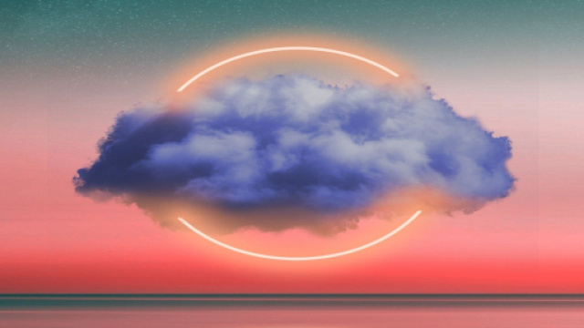 Una nuvola in un tramonto (©pixabay.com)