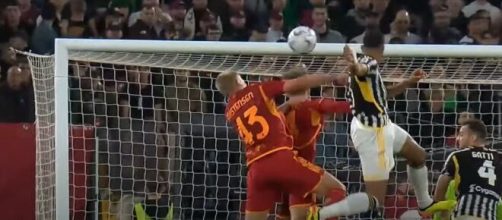 Gleison Bremer in occasione del gol segnato l'anno scorso in Roma vs Juventus - Foto Screenshot © YouTube