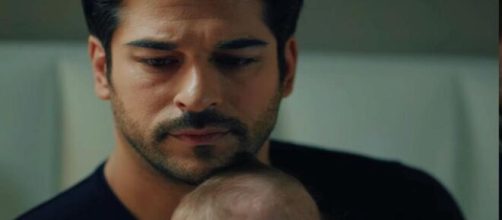 In foto Kemal di Endless Love (screenshot © Canale 5).