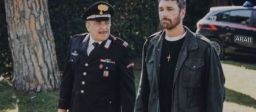 Cecchini e don Massimo in una scena di don Matteo © Rai 1.