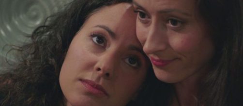 Vanessa e Carolin in una scena di Tempesta d'amore © Mediaset.