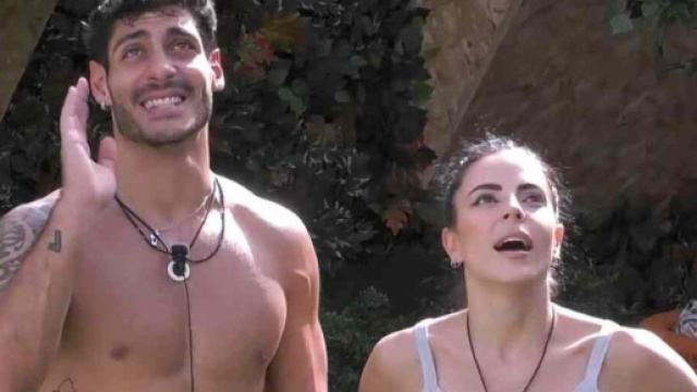 Javier Martinez e Shaila Gatta - screenshot © Mediaset Extra
