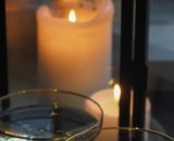 Candele con bicchieri- ©Pexels