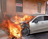 L'auto Mercedes Classe A in fiamma, intervento dei Vigili del Fuoco - © Vigili del Fuoco