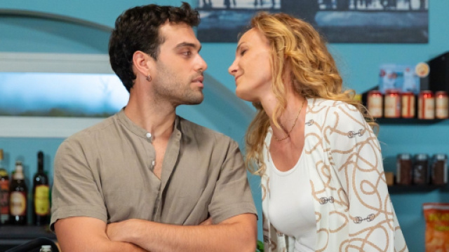 In foto Nunzio e Diana di Un posto al sole, &copy; Rai 3