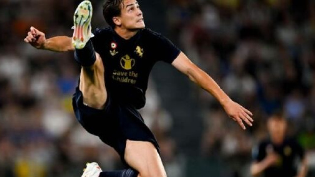 Kenan Yildiz con la maglia della Juventus &copy; Instagram