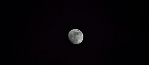 Luna piena nel cielo © Pexels.com