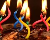 Delle candele su una torta (©pixabay)