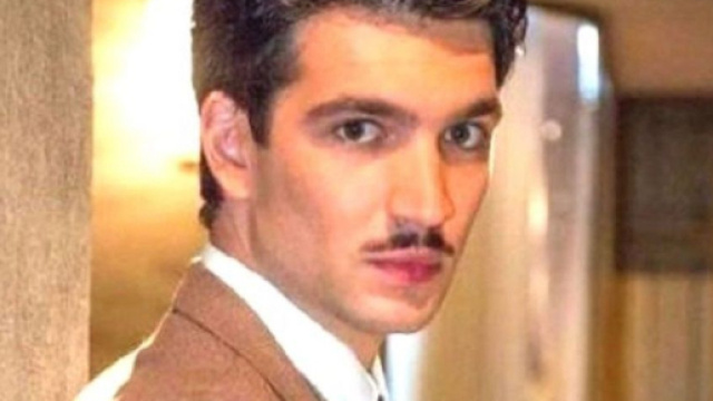 Roberto si preoccupa per Mario &copy; Il Paradiso delle signore.