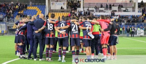 La squadra del Crotone - © Facebook / FcCrotone