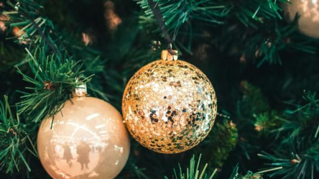 Palline del'albero di Natale - &copy; Pexels.