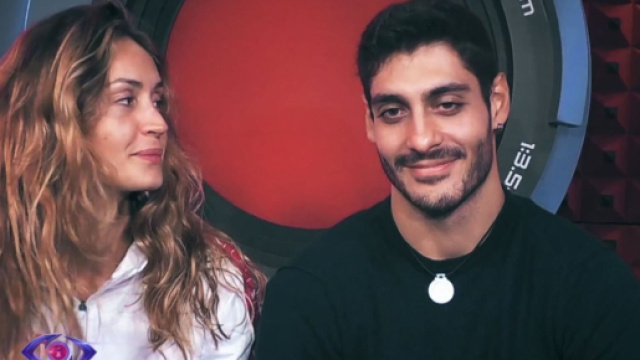 In foto Helena e Javier al Grande fratello © Mediaset