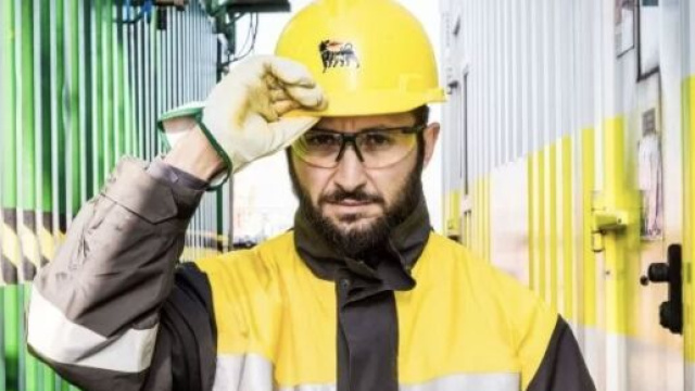 Un operaio Enipower al lavoro © Eni.