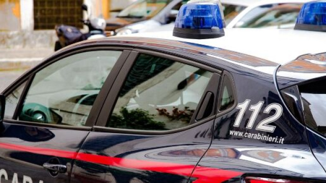 Una volante dei Carabinieri (immagine di repertorio).