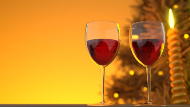 Calici di rosso nella calda atmosfera dicembrina - © Pixabay