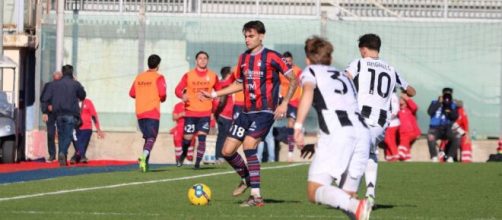 Alessio Guerini in azione con la maglia del Crotone - © Facebook / FcCrotone