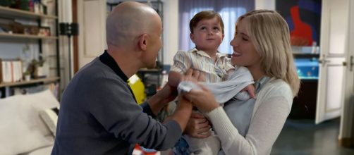 Diego Giordano (Francesco Vitiello), Ida Kovalenko, (Marta Anna Borucinska) e il piccolo Tommy (Luigi De Feo) © Un Posto al Sole Rai