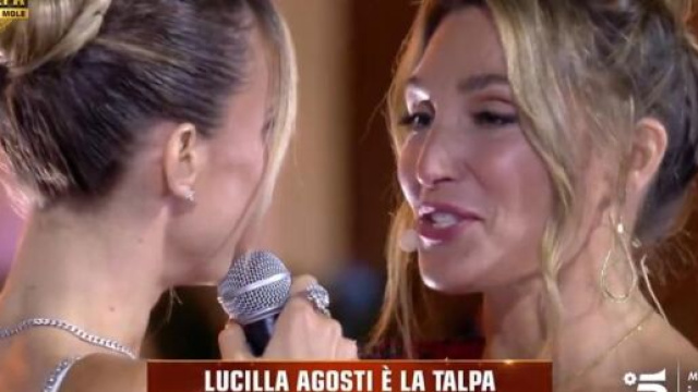 In foto Diletta Leotta e Lucilla Agosti (screenshot © Mediaset).
