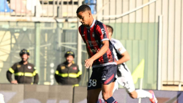 Thomas Schir&ograve;, centrocampista del Crotone - &copy; Facebook / FcCrotone