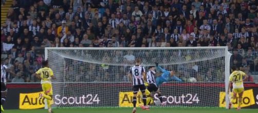 Michele Di Gregorio e l'intervento su Payero dell'Udinese. Foto © Dazn