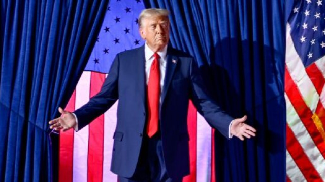 Donald Trump durante l'ultimo comizio a Grand Rapids del 5 novembre (© Facebook)