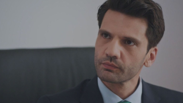 In foto, Ilgaz nella serie Segreti di famiglia © Mediaset.