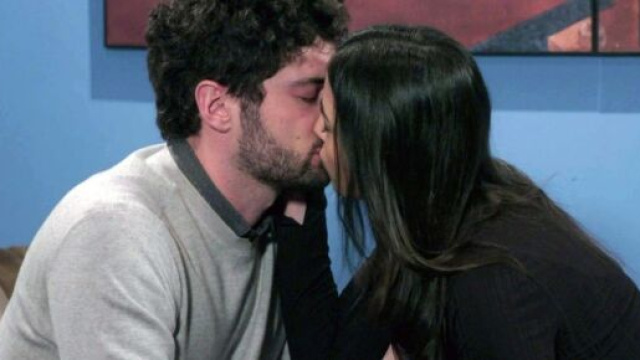 Niko e Manuela in una scena di Un posto al sole &copy; Rai 3.