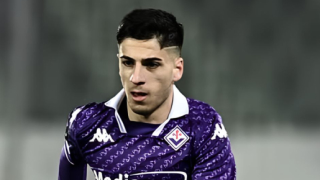 Fiabiano Parisi con la maglia della Fiorentina &copy; profilo Instagram fabianoparisi
