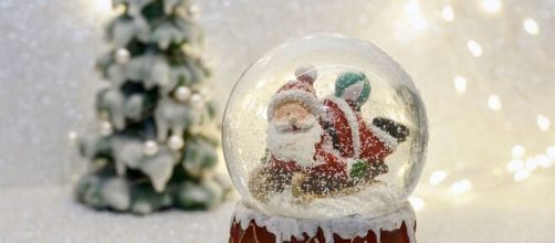 Globo di neve con Babbo Natale © Pixabay