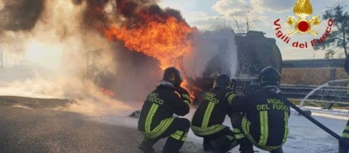 Intervento dei Vigili del Fuoco sulla S.S. 106 - © Vigili del Fuoco.