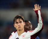 Dybala mentre saluta i tifosi profilo Facebook Roma ©