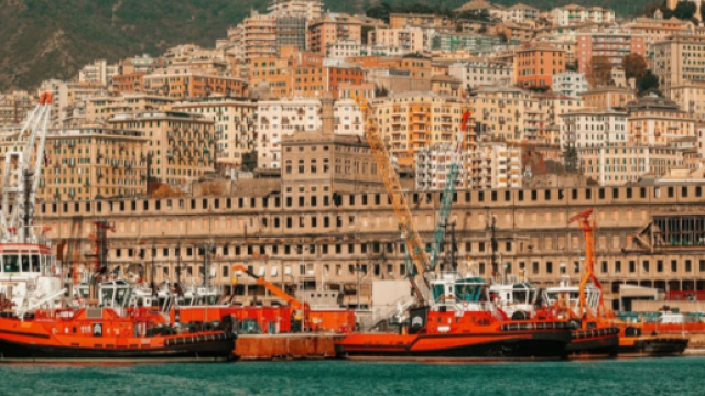 Immagine del porto di Genova &copy; Pixabay.