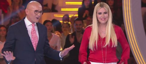 Loredana Lecciso in studio Grande Fratello screenshot © Mediaset