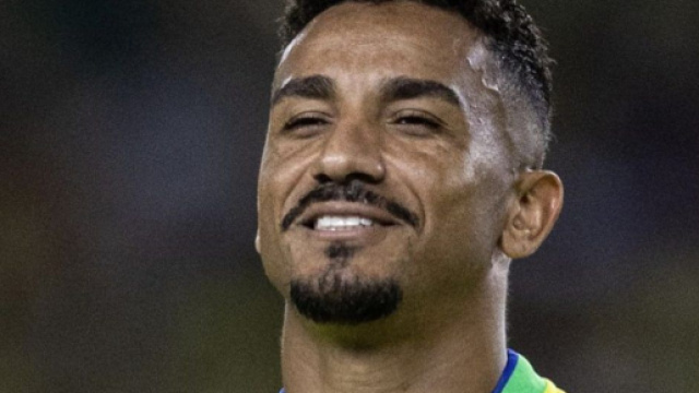 Danilo con la maglia del Brasile &copy; Instagram