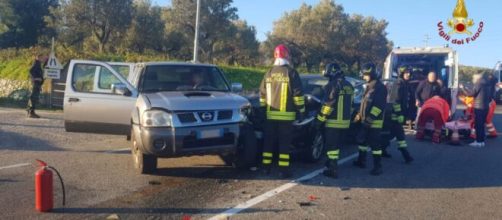 Scontro tra una Nissan Navara e una Nissan Qashqai - © Vigili del Fuoco