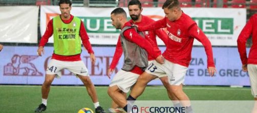 Un momento di allenamento del Crotone - © Facebook / FcCrotone