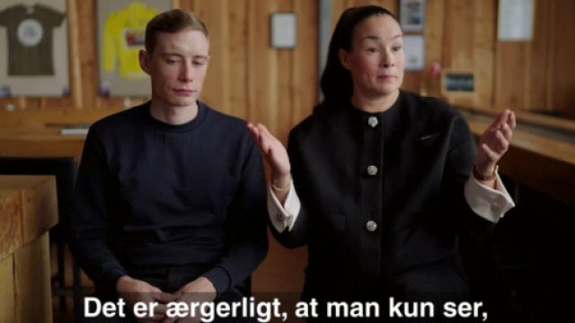 Jonas Vingegaard e la moglie - &copy; De Sporten