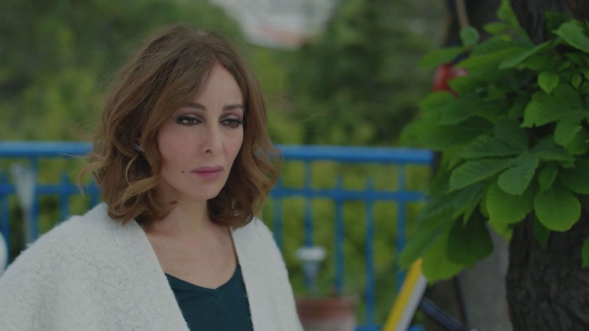 Endless Love trame all'11/01: Leyla in arresto per aver ferito Asu, Zeynep incontra Tarik