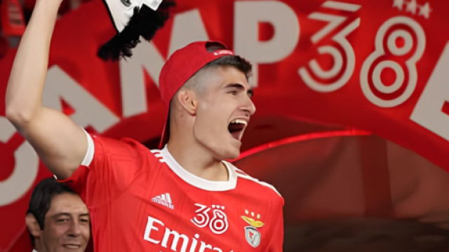 Antonio Silva con la maglia del Benfica &copy; profilo Instagram antoniosilva.66