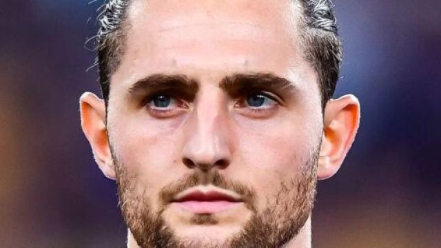 Calciomercato Inter, i nerazzurri preparano lo sgambetto alla Juve: idea Rabiot per giugno.