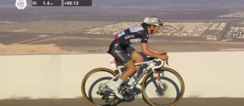 Ciclismo, i numeri di Lotte Kopecky sulla salita di Jebel Hafeet: quasi 1400 di VAM