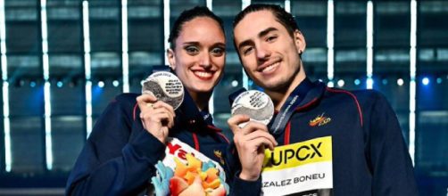 Dennis González y Mireia Hernández, con su plata, sumaron la sexta medalla para España en el Mundial de Deportes Acuáticos 2024 (X@RFEN-Oficial)