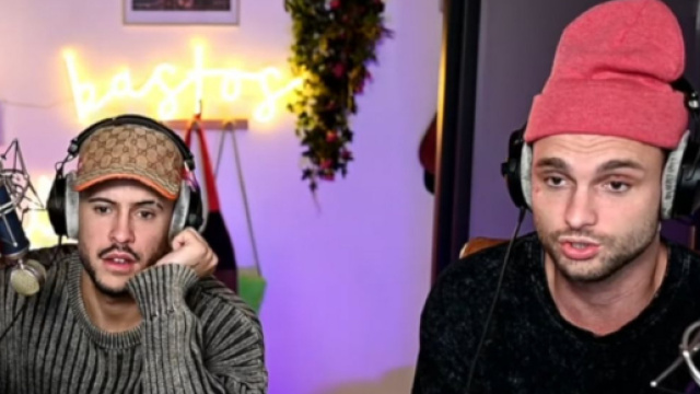 Les Apprentis Aventuriers 7 : Mélanie Dedigama en guerre avec Bastos, il s'explique et s'en prend à Benoit et Clarysse. (@Twitch)