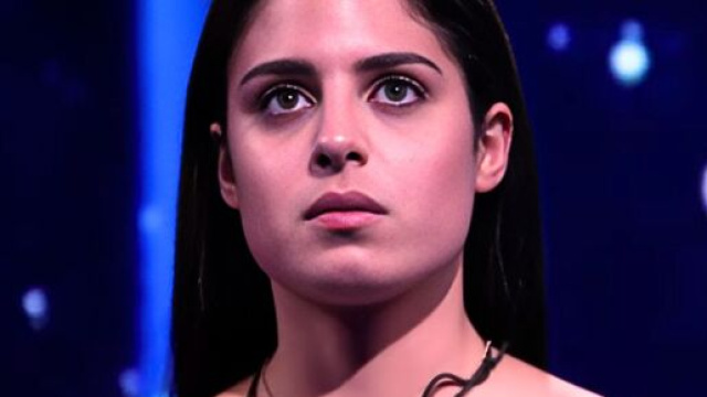 GF, utenti chiedono provvedimenti per Perla per aver chiesto informazioni esterne (Video).