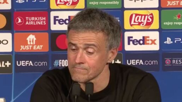 Luis Enrique en col&egrave;re &agrave; la pause de PSG-Real Sociedad. (screenshot Twitter @beinsports_FR)